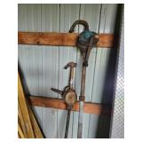 2 Hand Pumps
