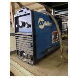 Miller Maxstar 200 Welder
