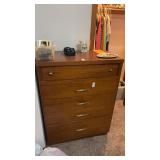 5 Drawer Wooden Dresser