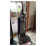 Hoover Self-Propelling Windtunnel Vacuum