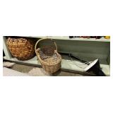 Shelf lot of 2 baskets and swing arm desk lamp