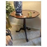 Antique mahogany pie-crust tilt-top tea table