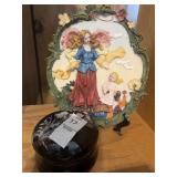 Decorative plate and floral container lot