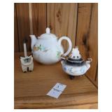 Decor lot, teapot etc