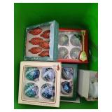 Tote lot of glass ornaments