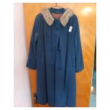 Vintage fur collared womens wool coat