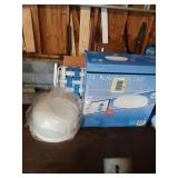 Light fixtures new in box lot of 2