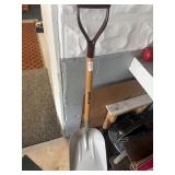 Garant metal shovel