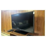 Westinghouse Flat Screen TV 32 Inch W Remote