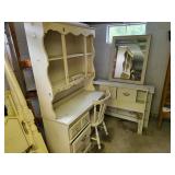 Bedroom set single dresser and mirror & desk no