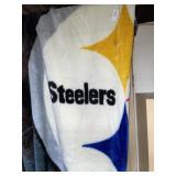Pittsburgh Steelers plush throw blanket- large
