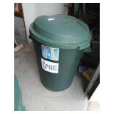 Rubbermaid 32 gallon trash can