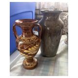 Lot of 2 decorative vases