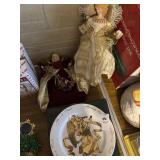 Joyous noel plates (4) and 2 angel tree toppers