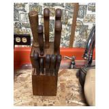 ESauvage knives with rack