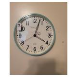 Sterling & Noble clock company battery operated