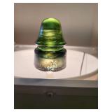 Glass insulator with star