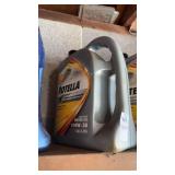 Sheï¿½ll Rotella T5 synthetic SAE 10W-30 engine oil