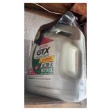 Castrol GTX 5qt SAE 5W-30 motor oil(full)