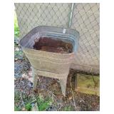 Wash tub