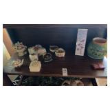 Shelf lot - lot of floral porcelain/ceramic decor