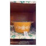 Pyrex Butterfly Gold Casserole Dish