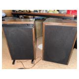 Set of 2 stereo speaker cabinets