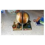 2 Globe Bookends
