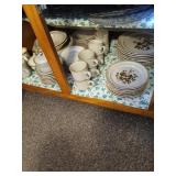 Sunmark La Fraise stoneware set service for 8