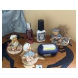 Lot of teddy bear collectible figurines, room