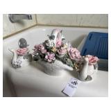 Swan and flowers collectible decor