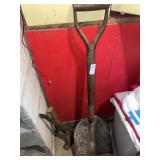 Vintage shovel, hammer & crowbar