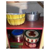 Vintage bunt cake pans & variety of tins