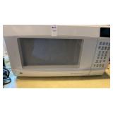 GE Microwave Oven