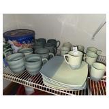 Lot of matching mugs and plates (blue/green) and