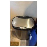 Nine Stars Trash Can