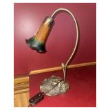 Vintage tiffany style lily accent lamp
