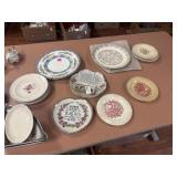 Lot of floral plates and etc
