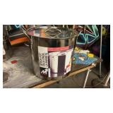 Metro Stock Pot