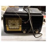 Vintage General Electric radio as is