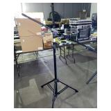 Apex microphone stand