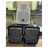 3 speakers - Yorkville and unknown