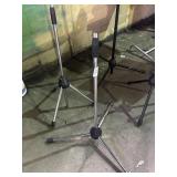 Tripod microphone base stands