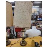 2 table lamps