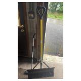 Heavy Duty Snow Shovel