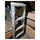 Step ladder aluminum