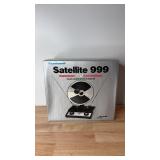 Vintage Rembrandt Satellite 999 Indoor TV Antenna