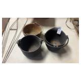 3 Smelting Kettles Small