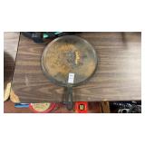 Cast Iron Favorite Piqua Ware flat skillet