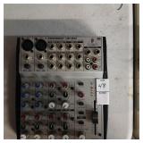 Behringer Eurorack UB1002 mixer